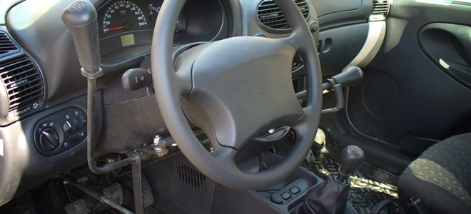 Ручное управление на автомобиль: искусство водить безупречно